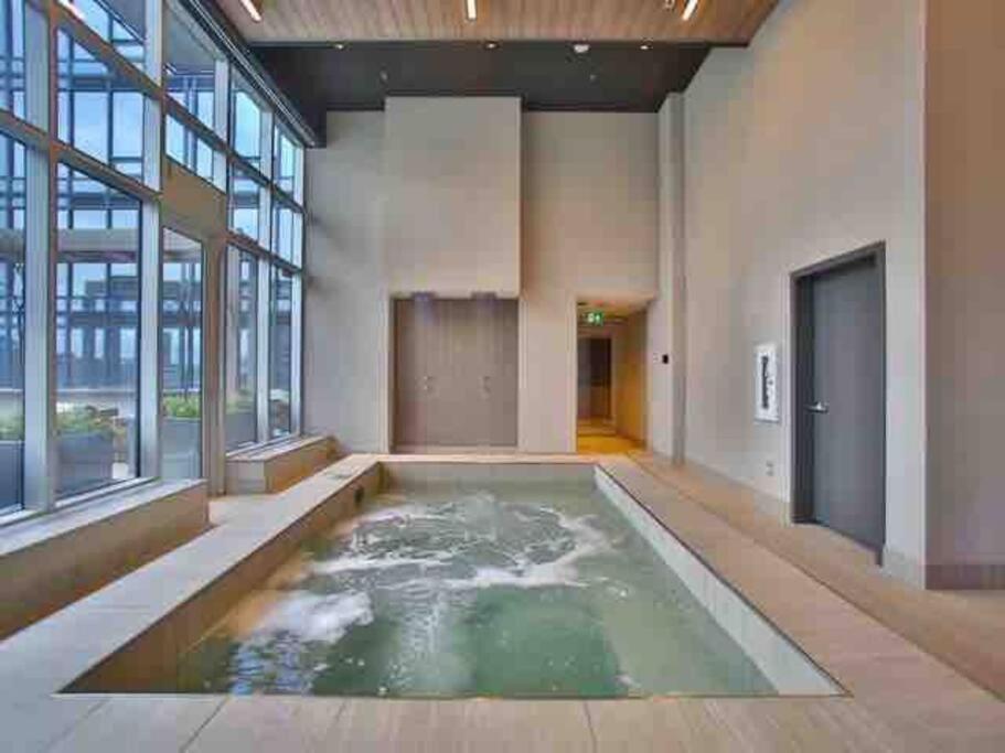 Mind Blowing City View - 2 Beds - Pool & Spa - Downtown Montréal Eksteriør billede